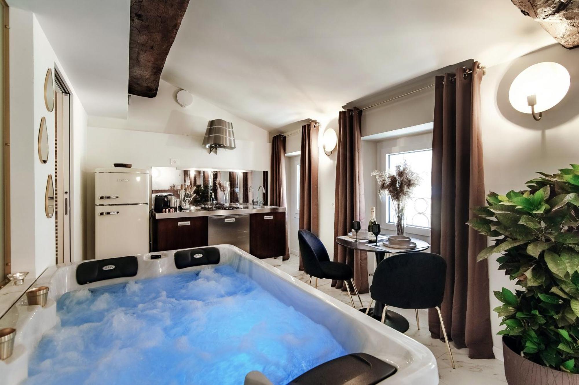 Sahara & Amazzonia Luxury Rooms- The House Of Travelers Como Eksteriør billede