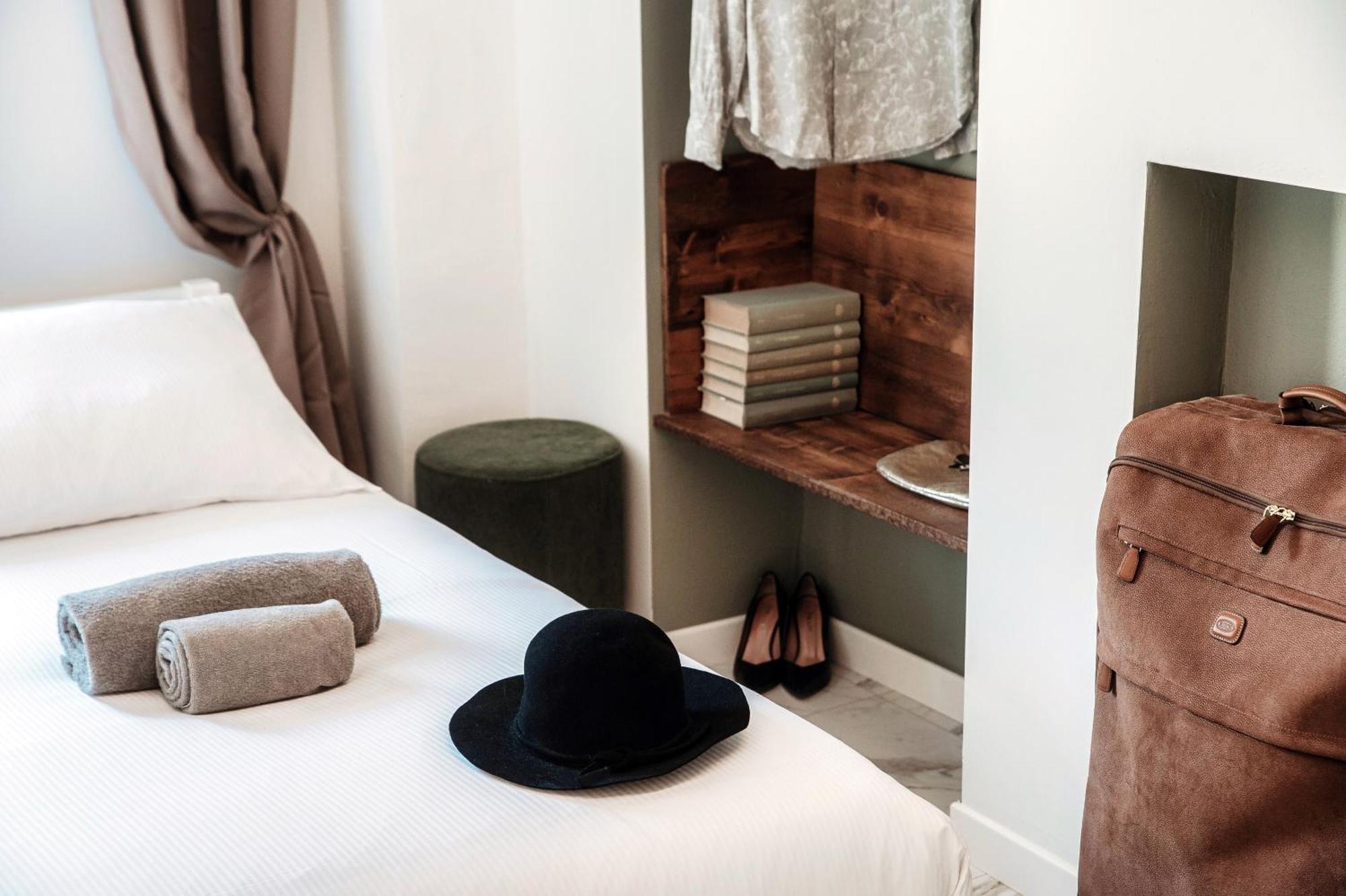 Sahara & Amazzonia Luxury Rooms- The House Of Travelers Como Eksteriør billede
