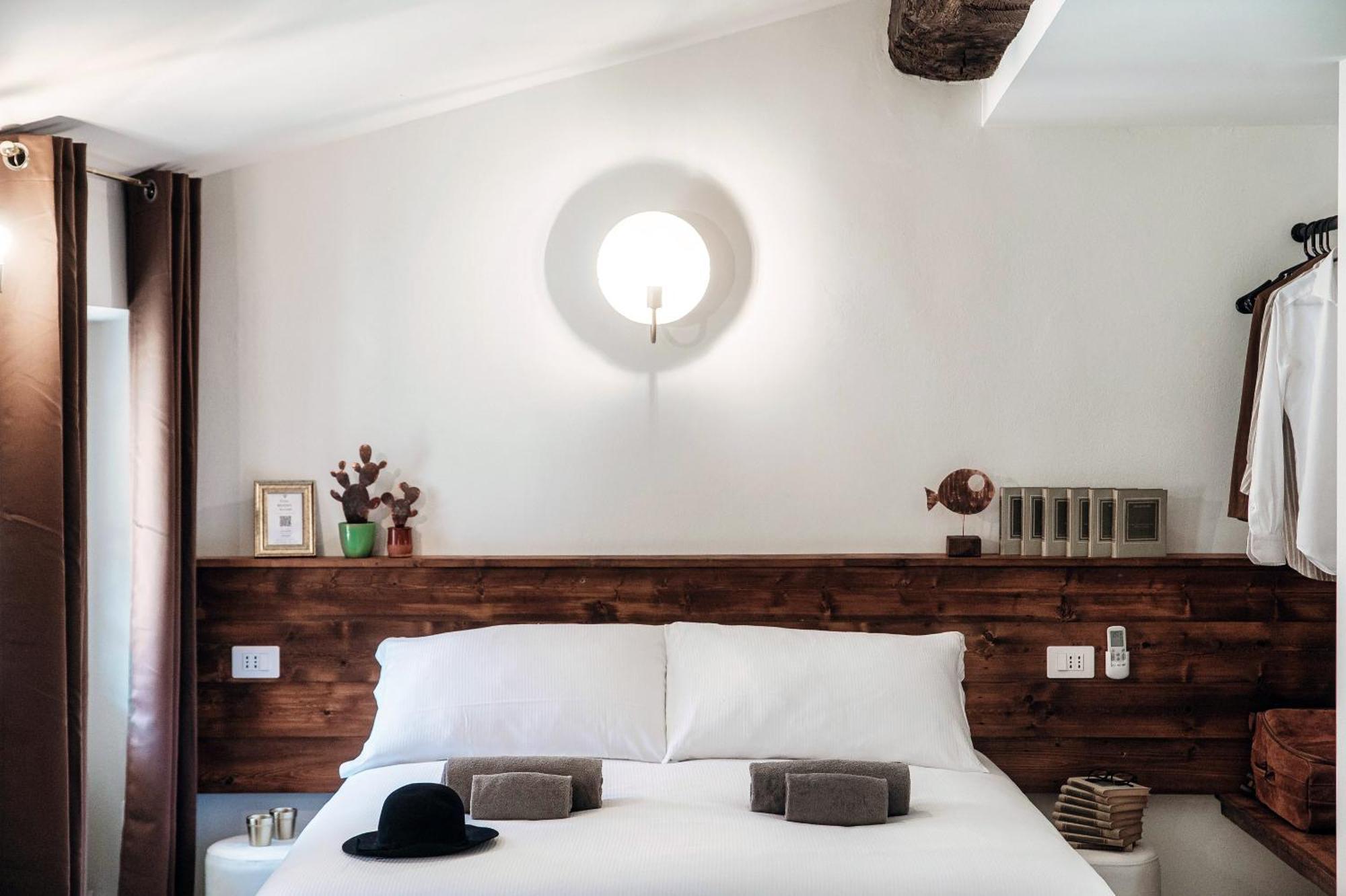 Sahara & Amazzonia Luxury Rooms- The House Of Travelers Como Eksteriør billede