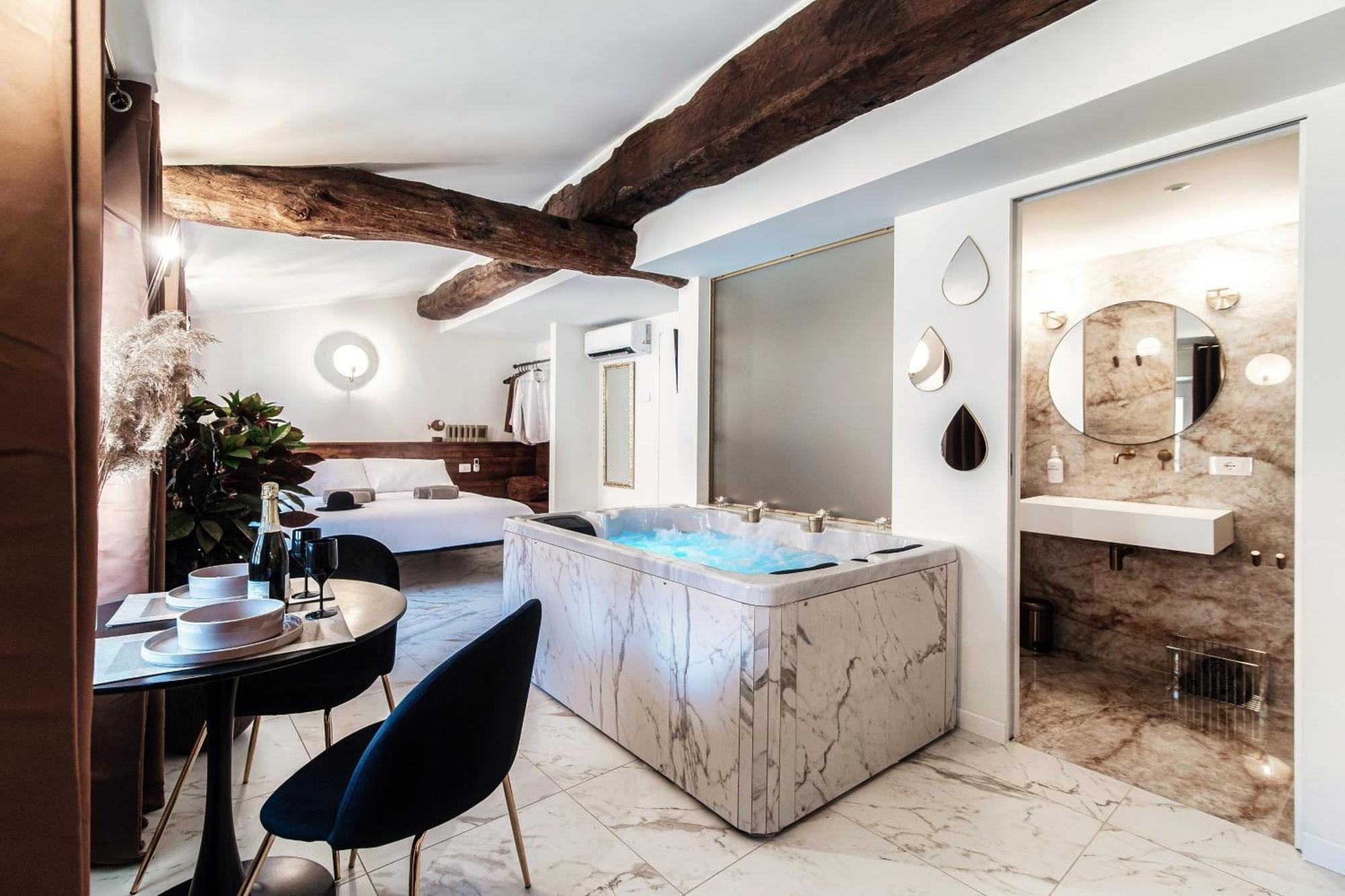 Sahara & Amazzonia Luxury Rooms- The House Of Travelers Como Eksteriør billede