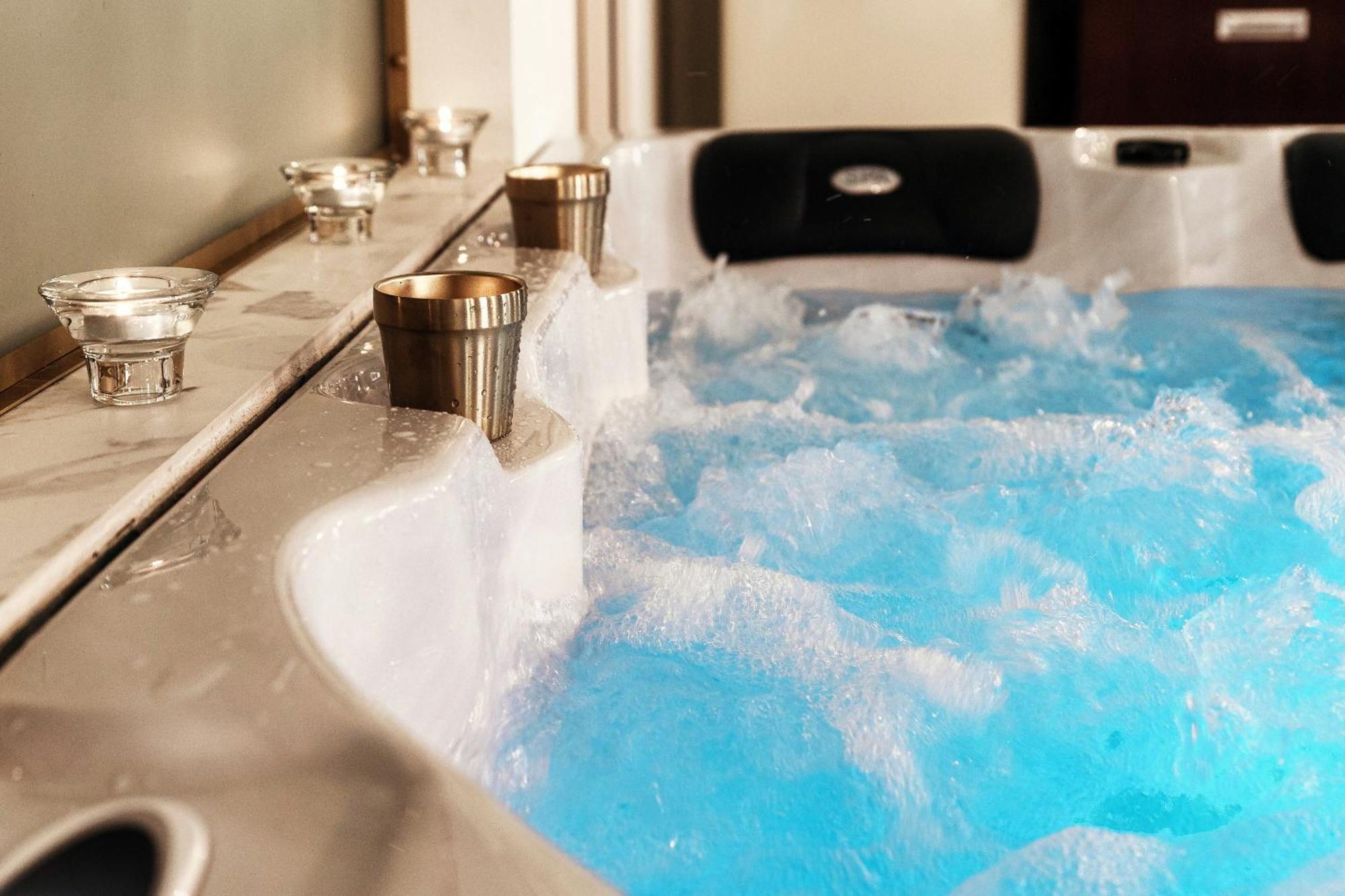 Sahara & Amazzonia Luxury Rooms- The House Of Travelers Como Eksteriør billede
