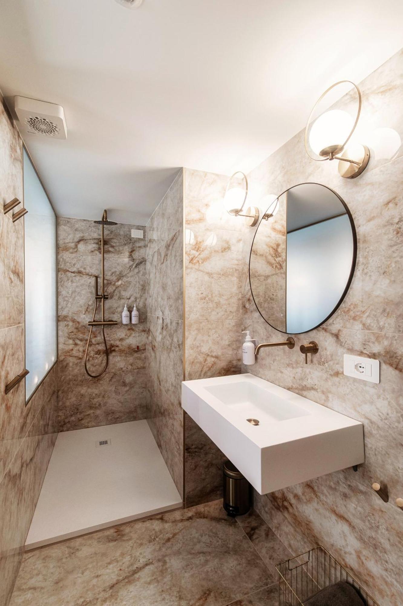Sahara & Amazzonia Luxury Rooms- The House Of Travelers Como Eksteriør billede